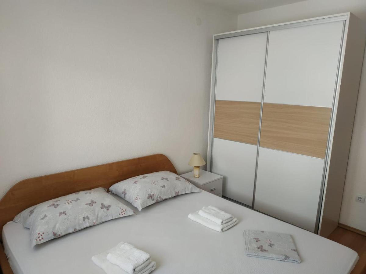 Apartments Gojevic Bol Ngoại thất bức ảnh