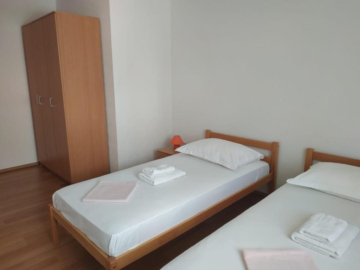 Apartments Gojevic Bol Ngoại thất bức ảnh