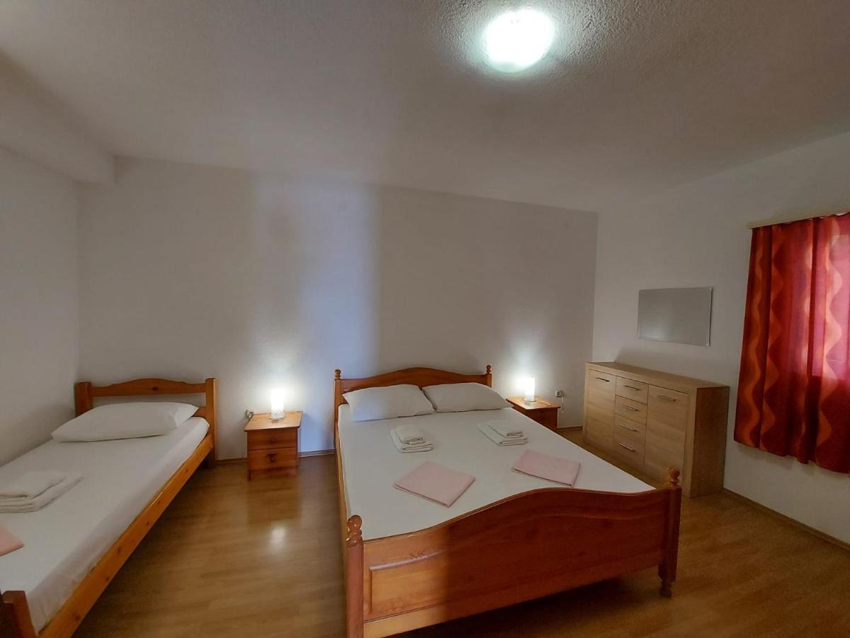 Apartments Gojevic Bol Ngoại thất bức ảnh