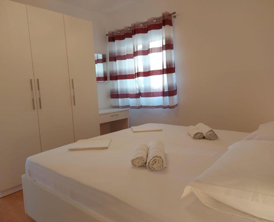 Apartments Gojevic Bol Ngoại thất bức ảnh