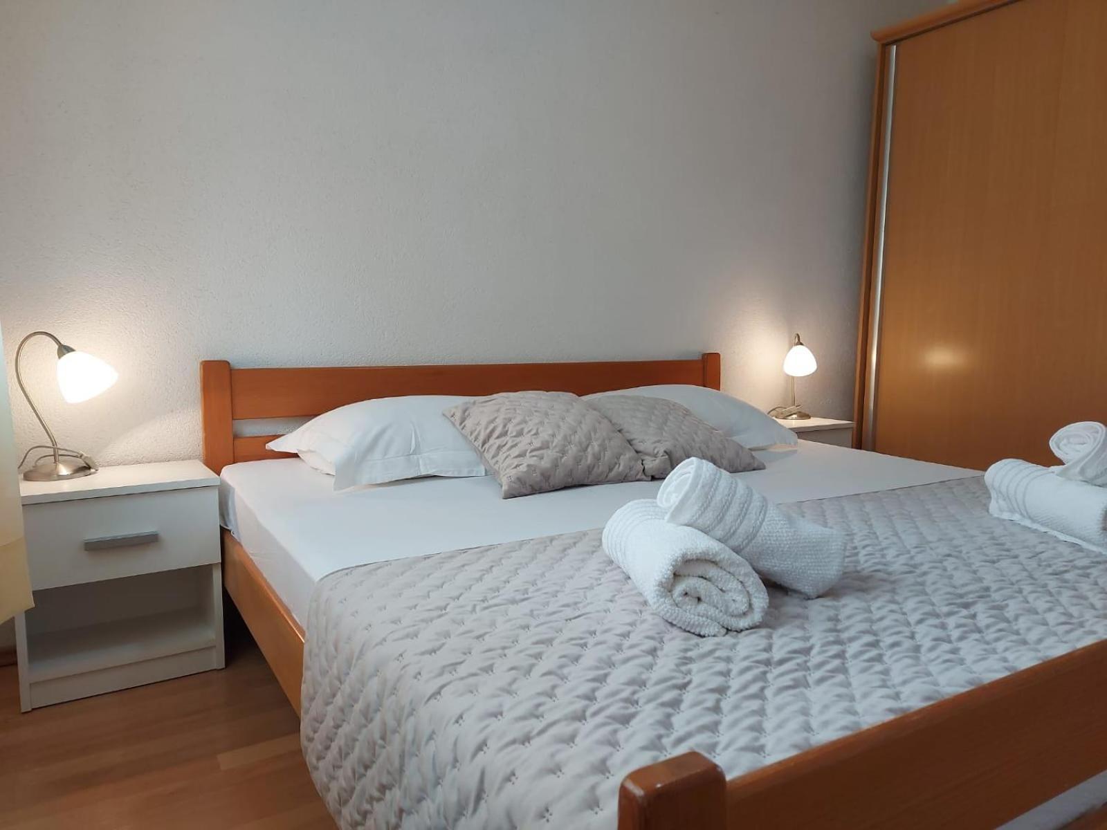 Apartments Gojevic Bol Ngoại thất bức ảnh