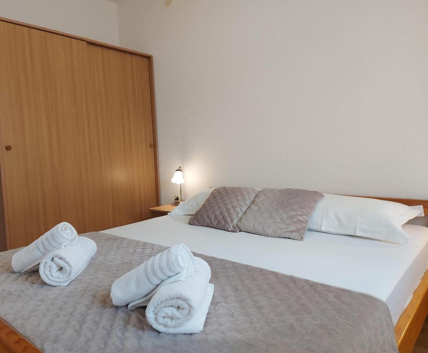 Apartments Gojevic Bol Ngoại thất bức ảnh
