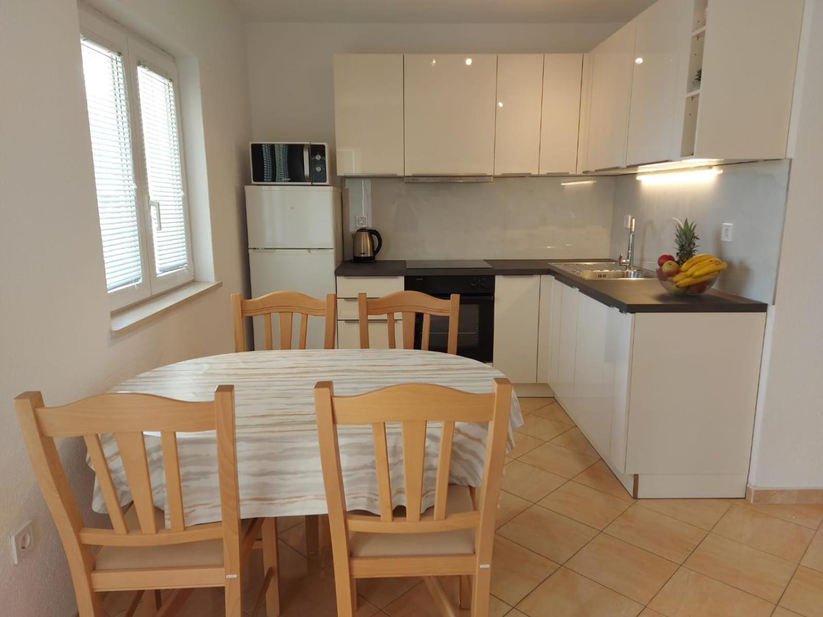Apartments Gojevic Bol Ngoại thất bức ảnh